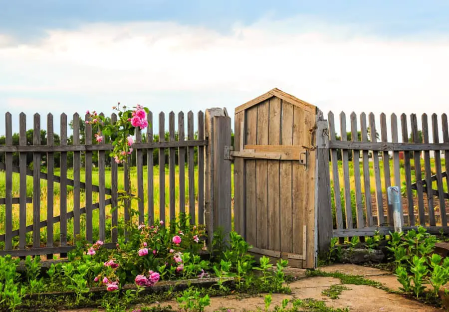25 Unique Fence Gate Ideas For 2022, Wooden Fence Gate Ideas