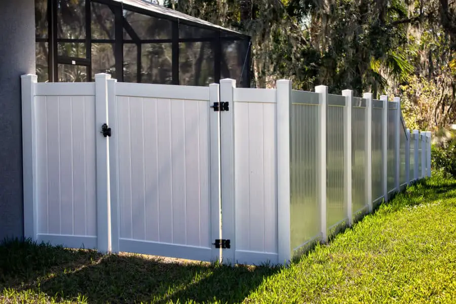 25 Vinyl Fence Ideas and Pictures for Your Yard Garden, or ...