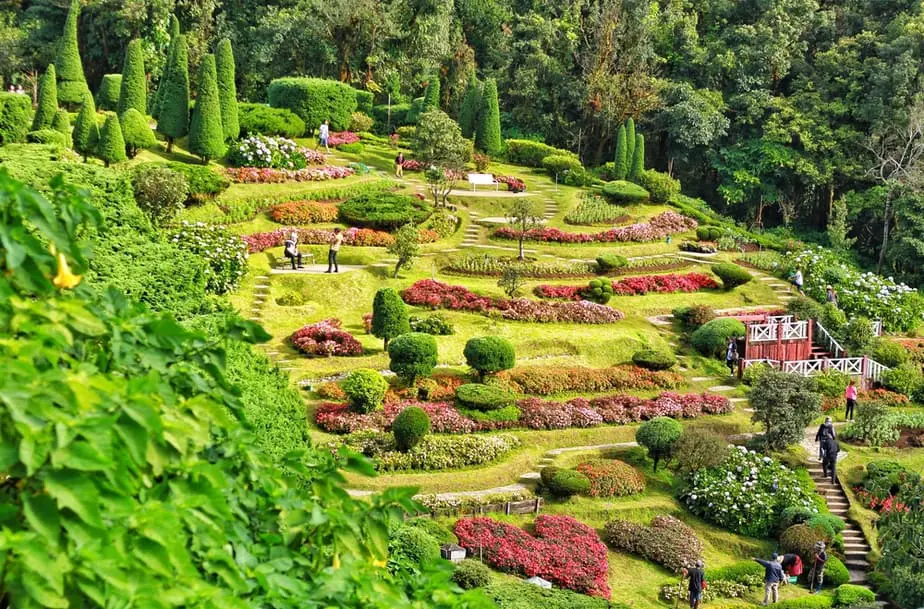 17 Hillside Landscaping Ideas to Beautify Your Hillside