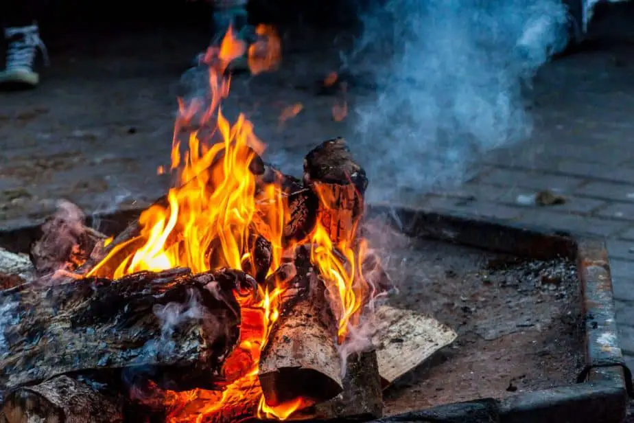 How To Put Out A Fire Pit Safely EasyFollow Guide 2021